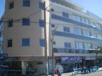 Local comercial · 45m² · Carlos Paz Vendo Local en Av Principal