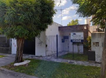 Casa de 3 ambientes, Almirante Brown · Amplia Casa de 3 Ambientes con Cochera, Quincho y Jardin!