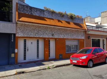 Casa de 4 ambientes, Villa del Parque · Jose Ingenieros 2900 - Casa 4 Amb 125 m² Cub Garage Jdn C/parrilla y Quincho + Tza