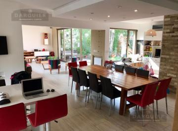 Casa · 350m² · 3 Dormitorios · Casa - Adrogue