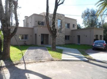 Casa de 4 ambientes, Pilar · Excelente Casa a de 8 Años de Antiguedad! en Lindisimo Cul de Sac.
