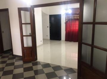 OMP-OMP-380_2 · Casa 4 Amb. en Caseros Lado Norte