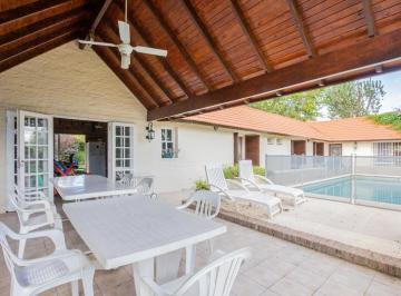 Casa de 4 ambientes, Campana · Excelente Propiedad con Gran Quincho y Espectacular Vista