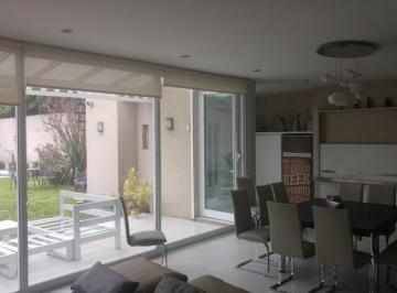 Casa · 162m² · 4 Dormitorios · Casa - Lomas de Zamora Oeste