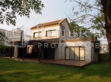 Casa · 200m² · 4 Ambientes · Casa en Venta: 4 Ambientes: Altos del Sol: 600 m²