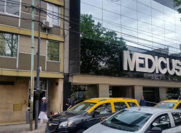 Departamento de 2 ambientes, Barrio Norte · Azcuénaga 900 Dos Ambientes Grandes. 46 m². Piso 8 Al Frente. Muy Luminoso.