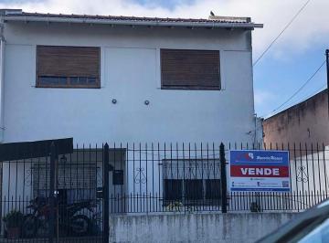 Casa · 197m² · 5 Ambientes · 1 Cochera · Amplio Chalet Ideal 2 Familias!