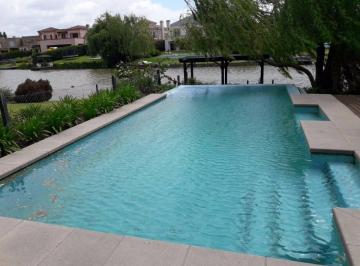 Casa de 10 ambientes, Tigre · Impecable Casa Estilo Clásico Al Agua