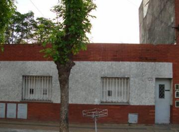 Casa · 121m² · 6 Ambientes · Casa 3 Amb. Mas 2 Departamentos en Venta en Ciudadela