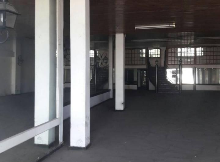 Local comercial · 260m² · 3 Ambientes