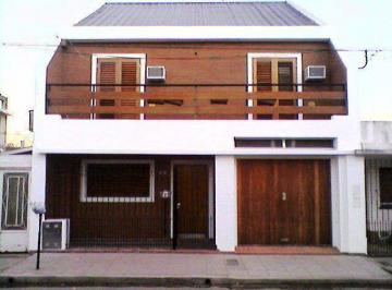 Casa · 210m² · 4 Ambientes · 1 Cochera · Casa - Lomas de Zamora Oeste