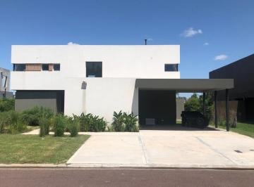 Casa de 7 ambientes, Escobar · Casa Moderna de 4 Dorm., Family, Escritorio, Excelente Distribución