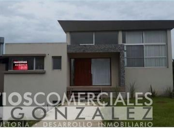 Casa · 250m² · 4 Ambientes · 4 Cocheras · Hermosa Casa en Venta: Costa Esmeralda