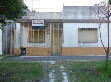 Casa de 3 ambientes, Lanús · Casa de 3 Ambientes con Fondo Libre en Lanús