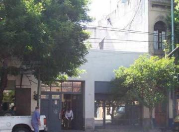 Bodega-Galpón , Boedo · Av La Plata 1200, Galpón de 8.66 X 43 m. Completamente Refaccionado!