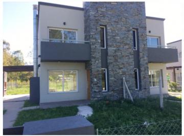 Casa · 100m² · 3 Ambientes · 1 Cochera · Casa Venta Marcos Paz "Club de Campo El Moro"