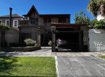 Casa · 285m² · 5 Ambientes · 1 Cochera · Chalet 5 Ambientes Venta Apto Crédito Villa Ariza