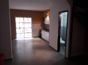 Casa de 3 ambientes, Tres de Febrero · Duplex Al Frente 3 Ambientes 2 Plantas con Patio y Parrilla