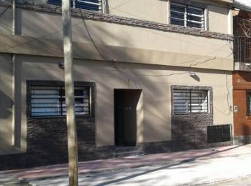 Casa de 3 ambientes, Tres de Febrero · Duplex Al Frente 3 Ambientes 2 Plantas con Patio y Parrilla