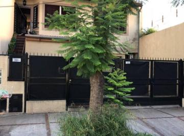 PH de 4 ambientes, Vicente López · Lindo PH de 4 Ambientes en Pb Villa Martelli