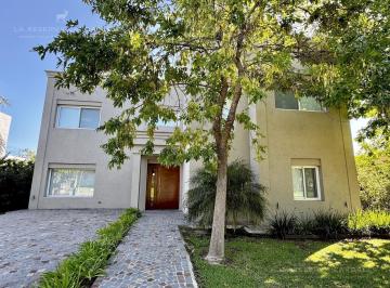 Casa · 216m² · 5 Ambientes · Casa de 5 Ambientes en Venta en La Reserva Cardales