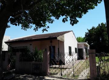 Casa de 4 ambientes, Almirante Brown · Excelente Propiedad, 3 Habitaciones a 700 m de La Estacion