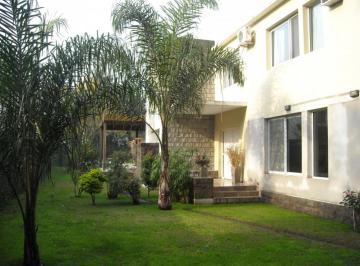 Casa · 300m² · 4 Ambientes · 4 Cocheras · Casa Venta Parque Leloir