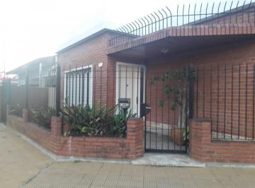 Casa de 5 ambientes, San Isidro · Casa Esquina en Excelente Ubicacion. Venta