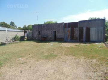 Casa · 100m² · 4 Ambientes · 2 Cocheras · Casa a Reciclar en Venta en Lomas de Carmelo