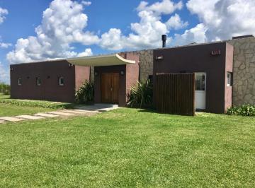 Quinta vacacional de 5 ambientes, Brandsen · Casa Quinta en Barrio Cerrado Area 60, Fines de Semana