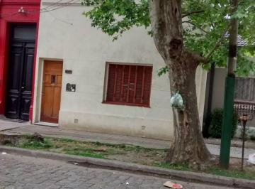 Casa de 3 ambientes, Almirante Brown · Casa en Excelente Ubicacion, a m, de Plaza Brown. Oportunidad