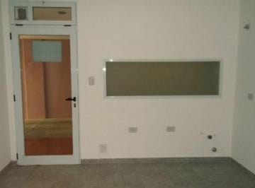 Local comercial · Juan José Paso 700