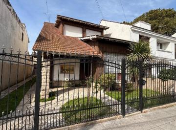 Casa · 230m² · 5 Ambientes · 4 Cocheras · Chalet 4 Ambientes Venta Ramos Mejia