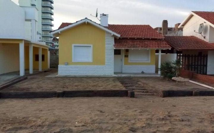 Casa · 20m² · 3 Ambientes · 2 Cocheras