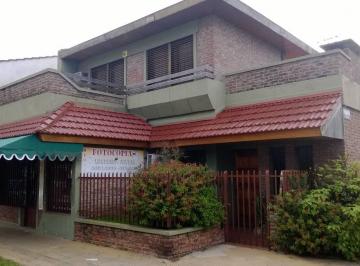 Casa de 5 ambientes, La Matanza · Casa 5 Amb. con Cochera - Venta - San Justo