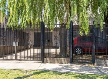 Bodega-Galpón · 307m² · 1 Ambiente · Galpón con Oficinas en Venta – Zona Industrial Ituzaingo
