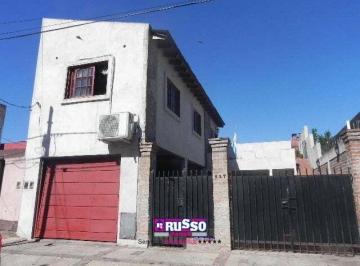 RUS-RUS-7112_2 · Venta Casa 4 Ambientes Villa Luzuriaga