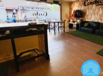 Local comercial · 480m² · Excelente Local con Vivienda en Castelar
