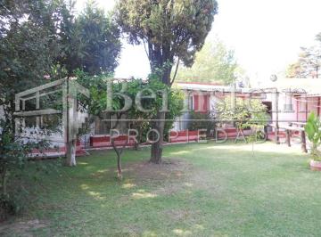 Casa · 200m² · 4 Ambientes · 2 Cocheras · Casa en Venta: Udaondo: 4 Ambientes: 697 m²