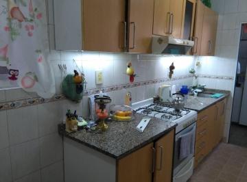 Departamento de 3 ambientes, Barracas · Tres Ambientes en Barracas, Iriarte 1900. Retasado! Escuchamos Ofertas!