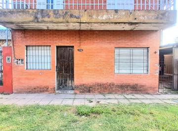 Casa de 3 ambientes, Morón · Casa PH en Venta en Castelar Sur