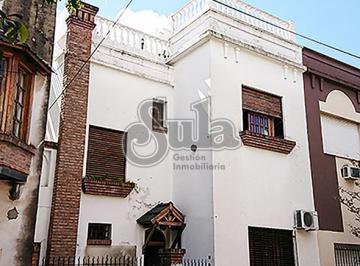 Casa de 5 ambientes, Liniers · Casa Ex - Municipal C/patio y Terraza - Apto Crédito Bancario - Venta - Liniers