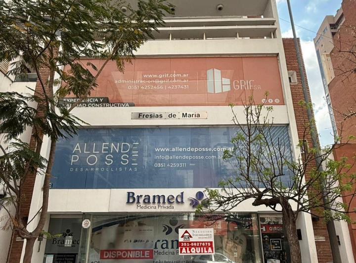 Local comercial · 300m²