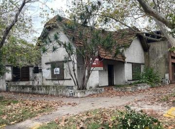Casa · 140m² · 3 Ambientes · Casa a Refaccionar - Lomas de Zamora Oeste