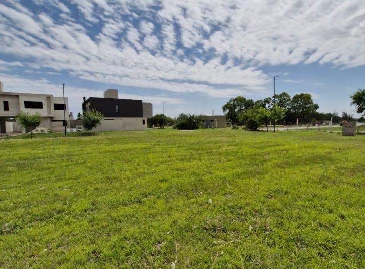Terreno · 600m²