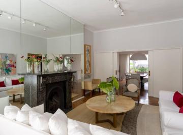 Departamento · 232m² · 5 Ambientes · 1 Cochera · Montevideo y Av Santa Fe