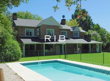 Casa de 5 ambientes, Pilar · Impecable Propiedad Sobre 1120 m²