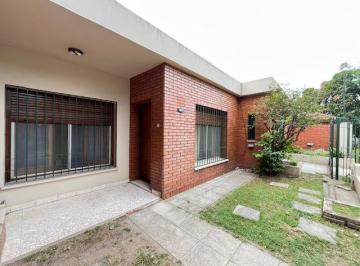 Casa de 4 ambientes, Lomas de Zamora · Casa Permuta Departamento Dos Ambientes en Lomas o Adrogue Diferencia a Convenir