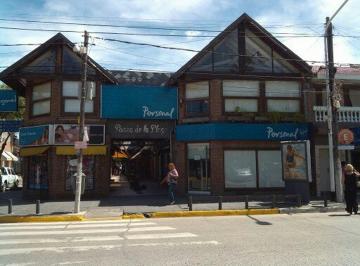 Local comercial de 1 ambiente, Pilar · Importante Local en La Ezquina de La Plaza de Pilar.