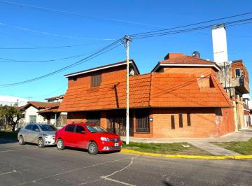Casa de 4 ambientes, Lanús · Espectacular Casa 4 Amb Tipo Chalet en 2 Plantas. Impecable! Nuevo Precio!